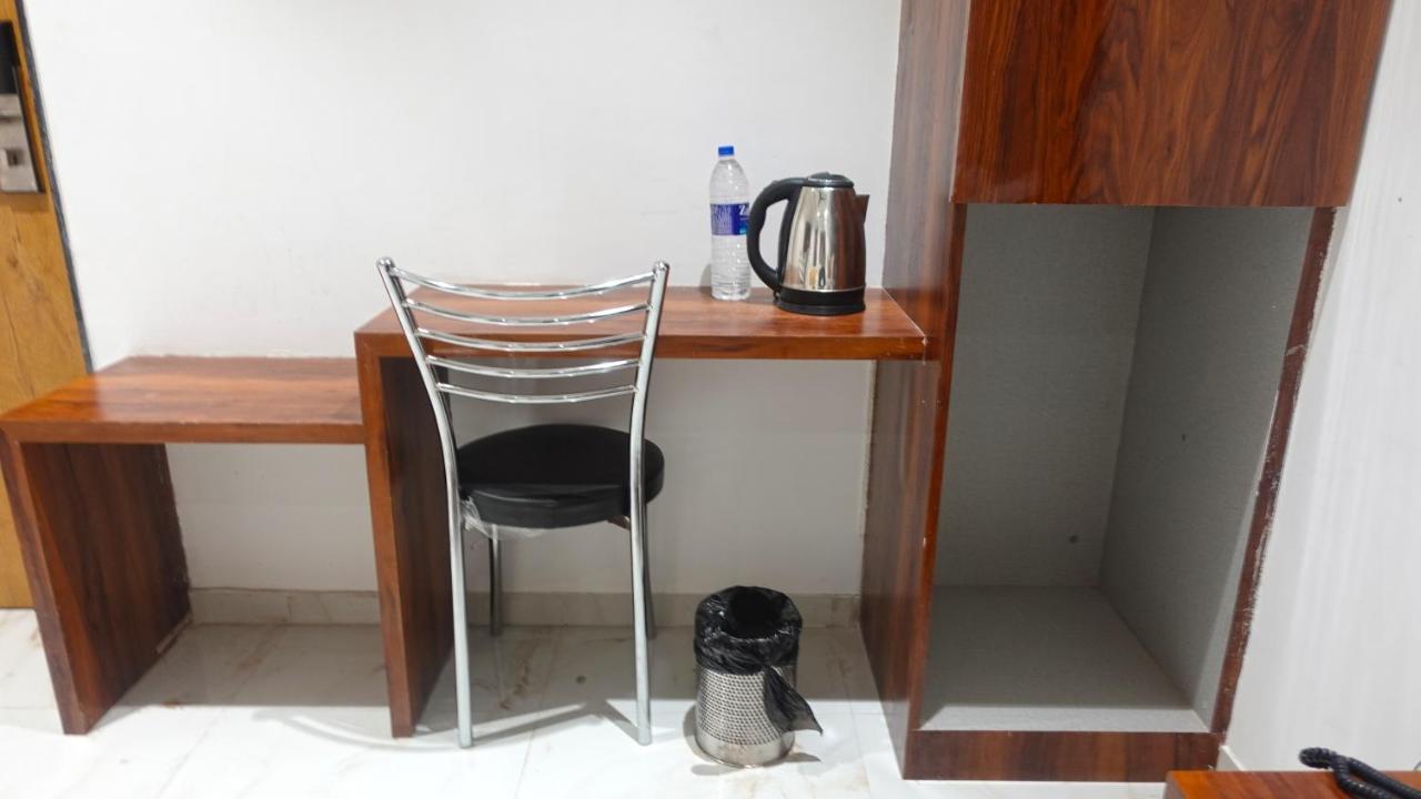 Hotel Palms Residency, Chembur Βομβάη Εξωτερικό φωτογραφία